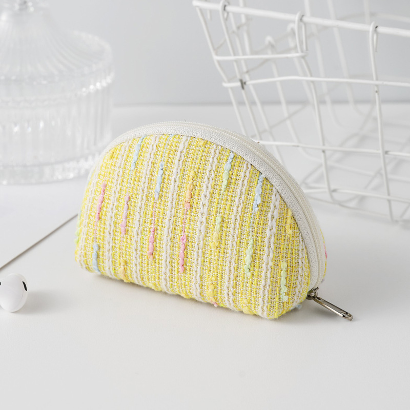 Super cute mini coin purse, Korean-style fresh and clean student earphone lipstick storage bag, portable small bag Application Scenario