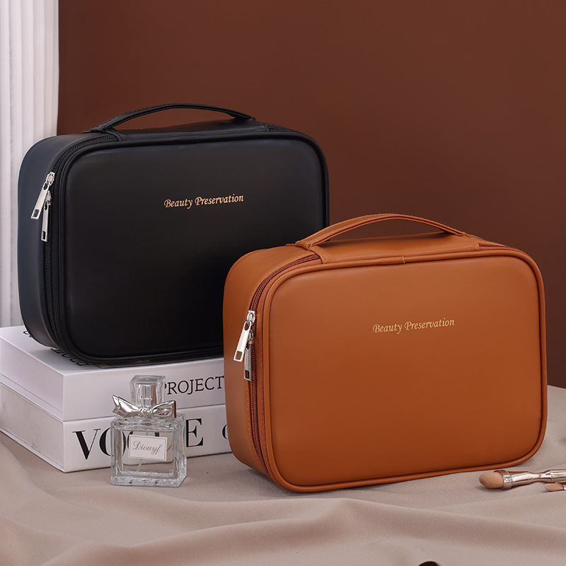 Cross-border bestseller, freely disassemblable large-capacity high-end pu makeup bag, travel portable toiletries and cosmetics storage bag Application Scenario