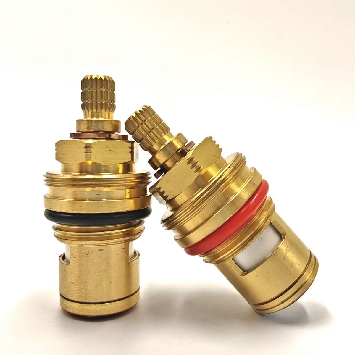 Brass hot water faucet, ceramic valve core, universal all-copper valve core, hot water high-temperature resistant faucet, quick-opening copper accessories Specification drawing