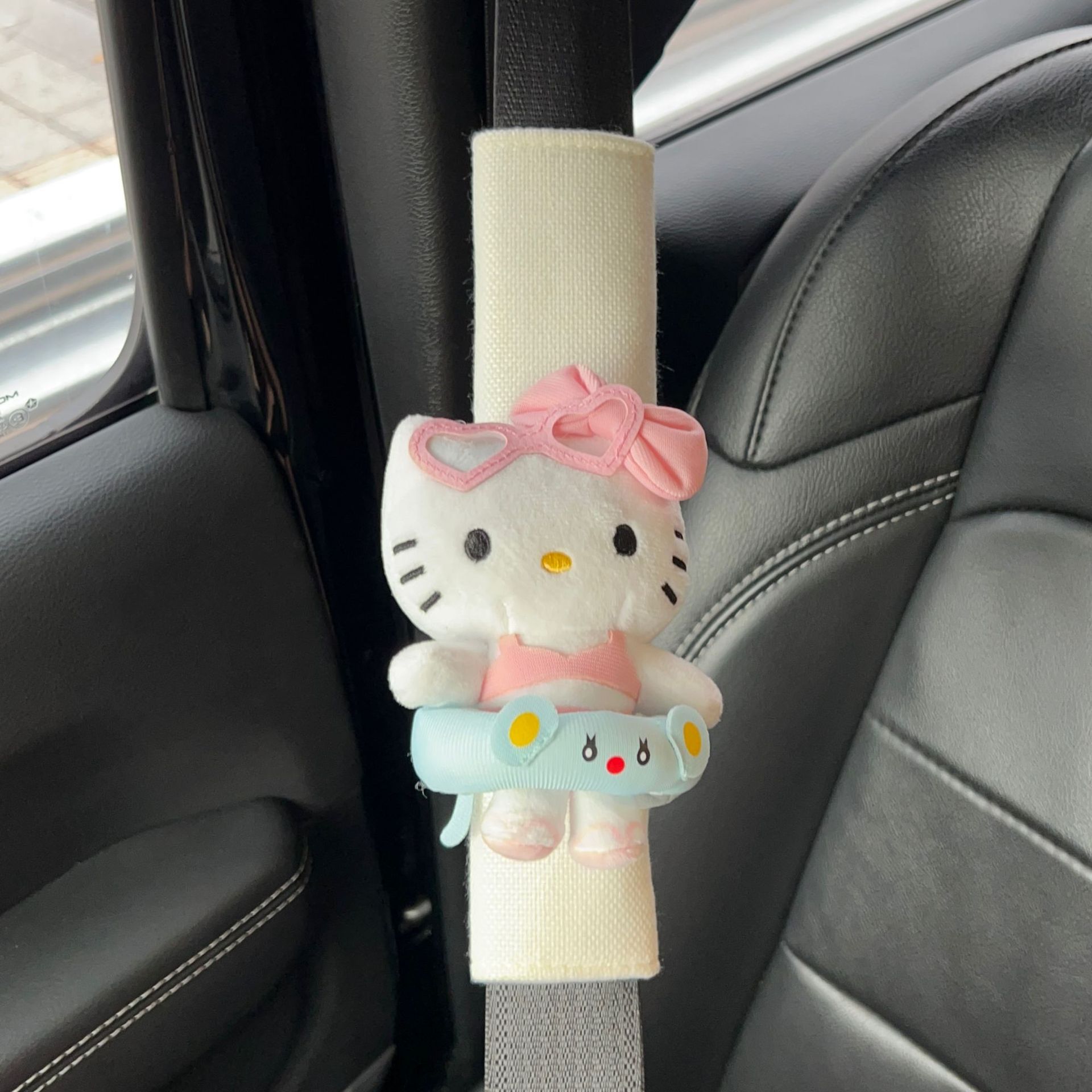 Cartoon swimming ring, cat, car seat belt, shoulder guard, high-end look, female car interior decoration, anti-strangling neck car cover Item Picture