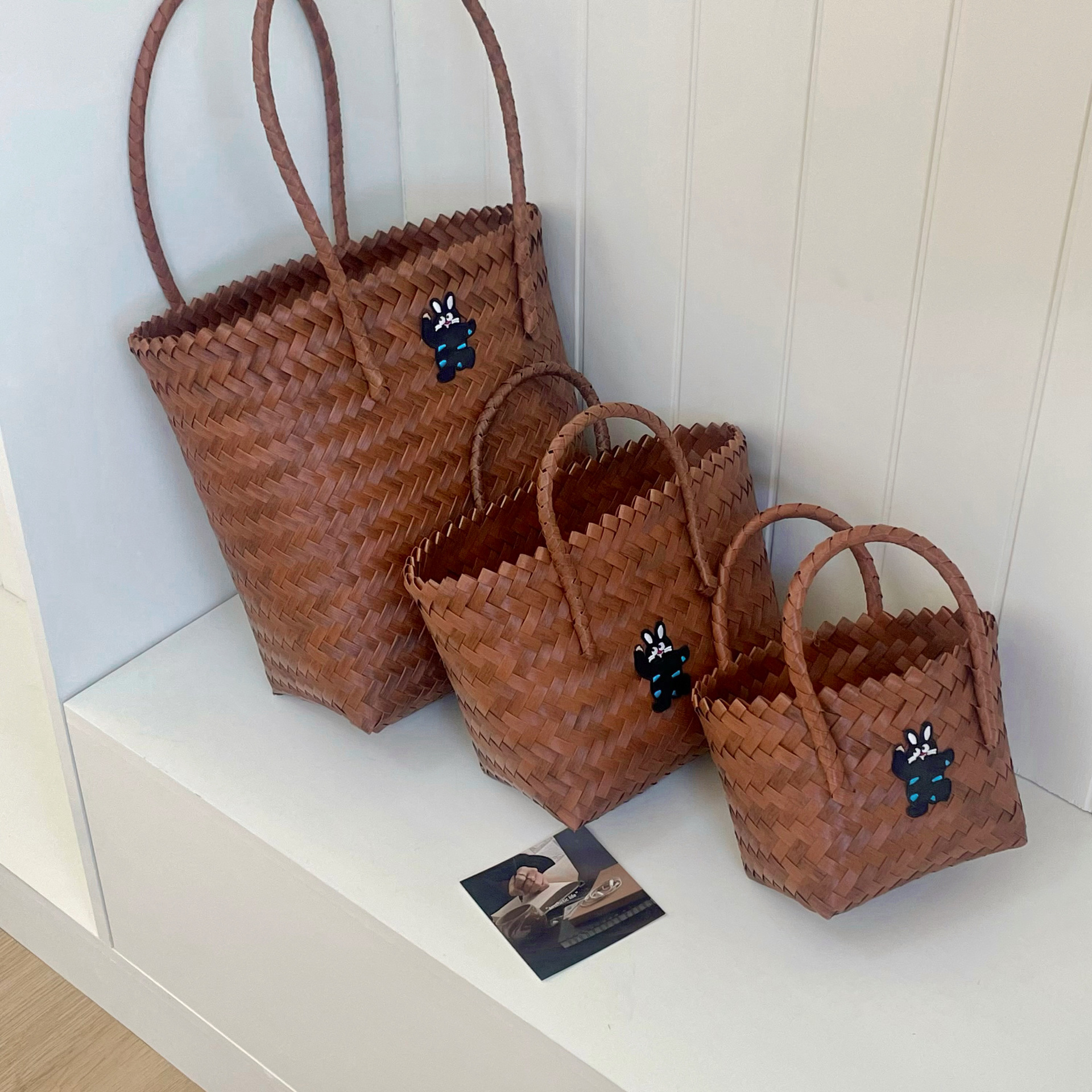Retro niche woven tote bag, vegetable basket, hand bag, shoulder bag, large-capacity seaside vacation bag, commuter bag for women full figure