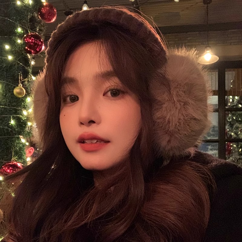 New sweet and fluffy ear coverings imitating fox fur keep warm and prevent freezing. Winter ear masks, women's cold-proof ear covers, ear warmth full figure
