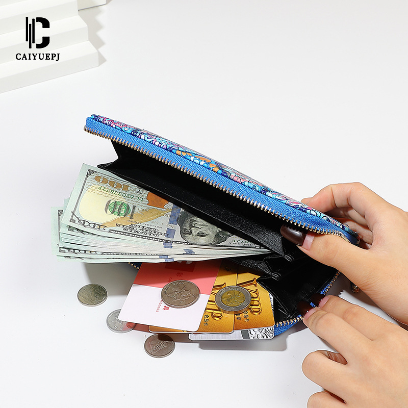 New cross-border ethnic wave Bohemian long wallet, large capacity, fashionable print, multi-slot women's hand-held wallet Application Scenario