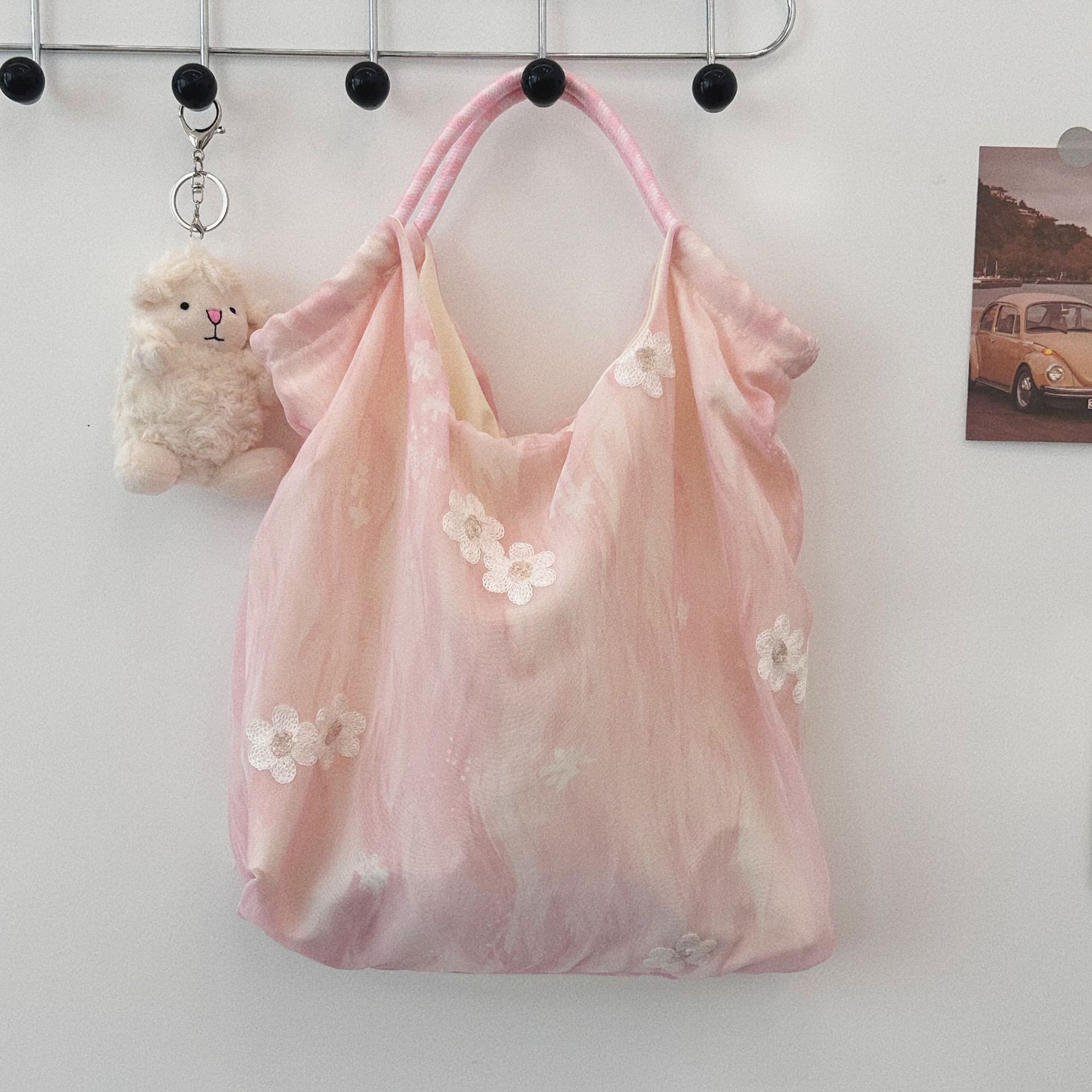 46192 Traditional Chinese style chiffon embroidery fresh and light commuter handbag, artistic canvas bag, travel and vacation single-shoulder bag Application Scenario