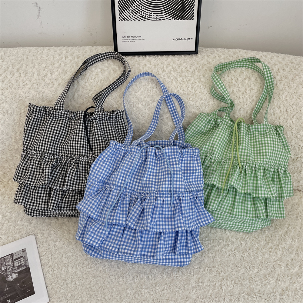 54163 Cute school-style canvas bag for women 2025 New Korean large-capacity lace tote bag Application Scenario