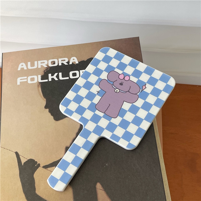 Self-made niche retro checkered cartoon dog handheld mirror portable makeup mirror mini touch-up mirror Item Picture