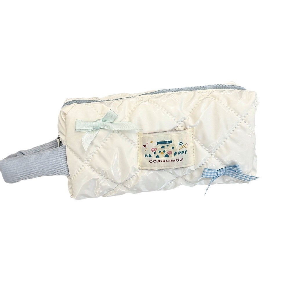 411294 ins Korean large-capacity pen case with pearlescent shiny surface and bow, cute female student hand-held makeup bag Item Picture