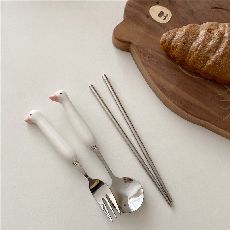Cute cartoon duck spoon and fork tableware set, portable and creative children's home use, high appearance level ceramic spoon Application Scenario