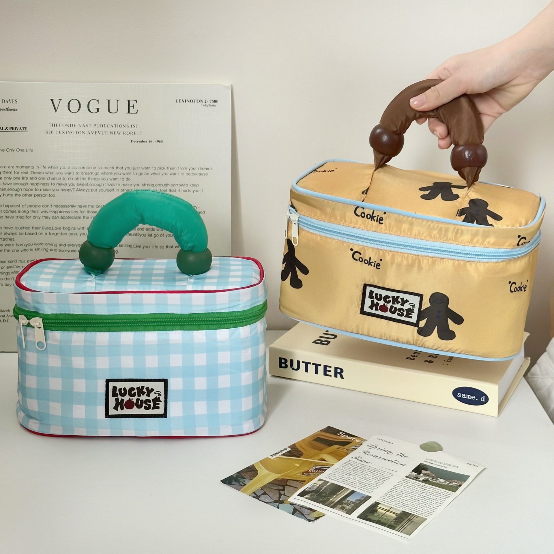 Lucky color-blocking makeup bag, ins style, high appearance level, green checkered travel portable large-capacity toiletry bag and storage bag Specification drawing