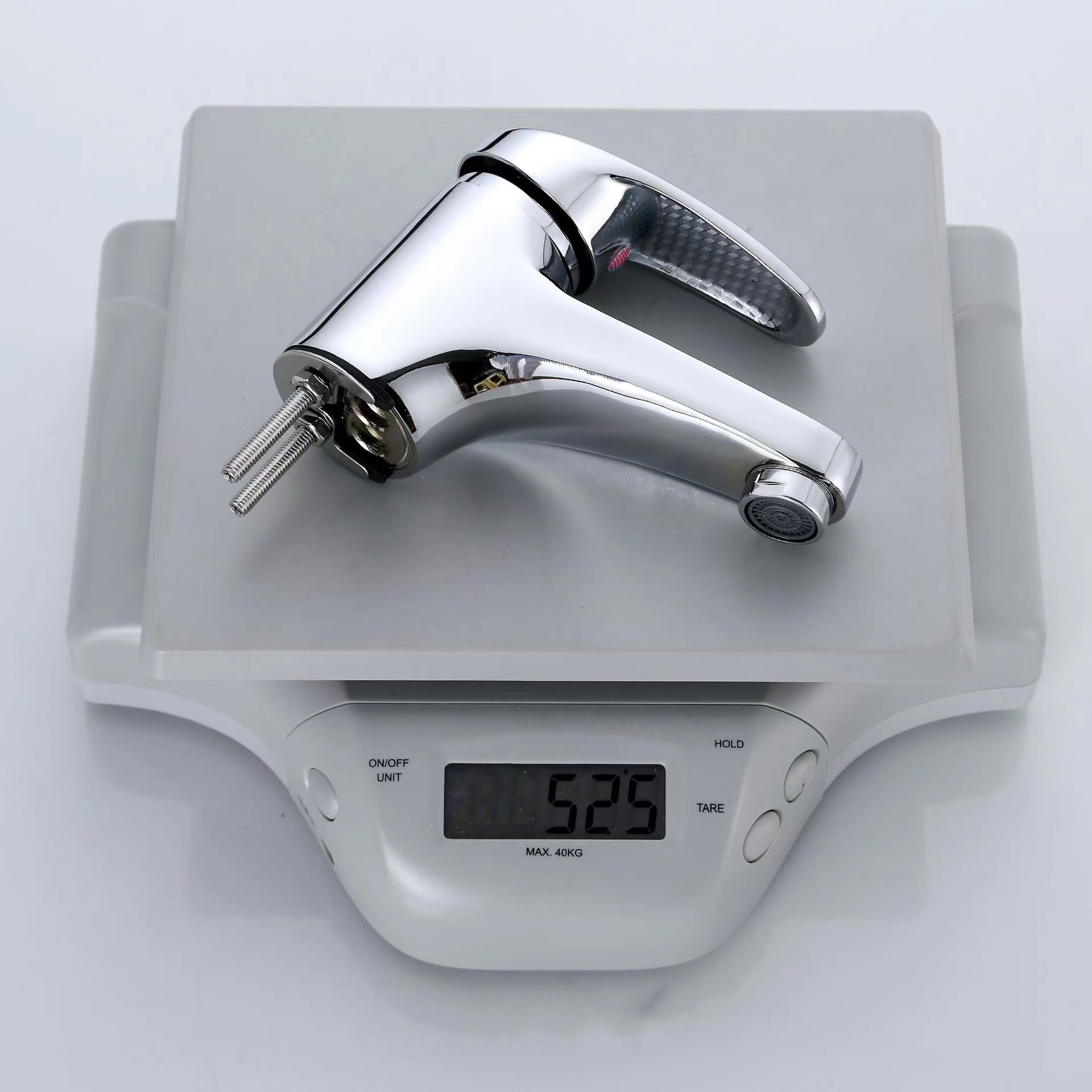 The manufacturer exports washbasins with lifting holes, horseshoe faucets, single-hole cold and hot washbasins, and faucets with drainage holes Application Scenario