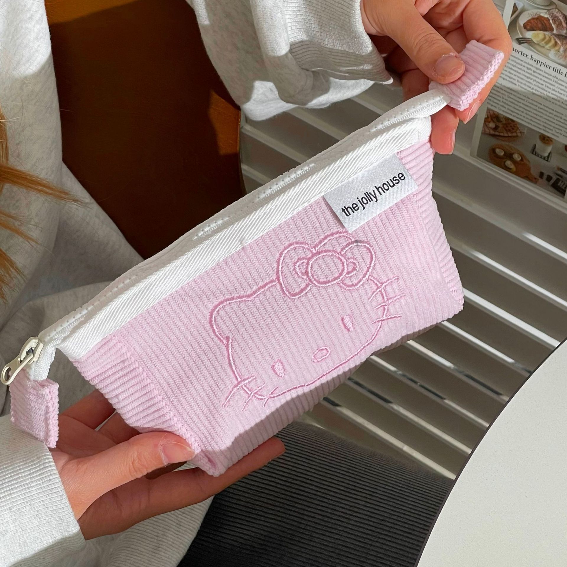 High appearance level, cute girl pen case, ins corduroy, large capacity stationery box, student desktop stationery storage bag for girls Specification drawing