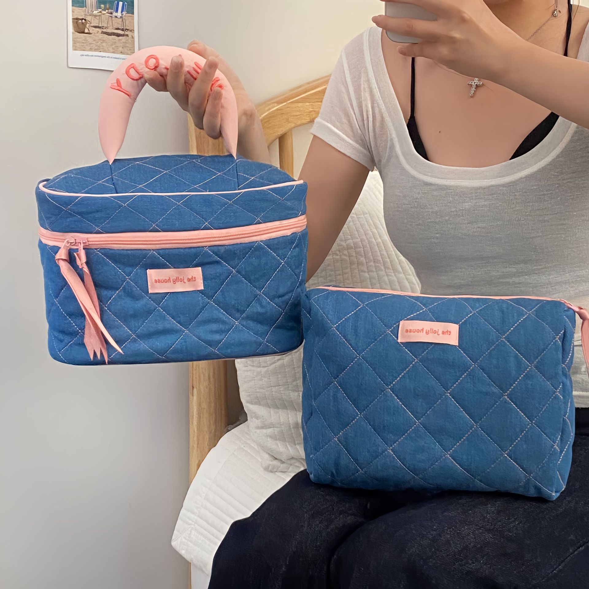 New denim pink storage bag, high appearance level, essential travel storage bag, large-capacity toiletry bag, makeup bag for women Application Scenario
