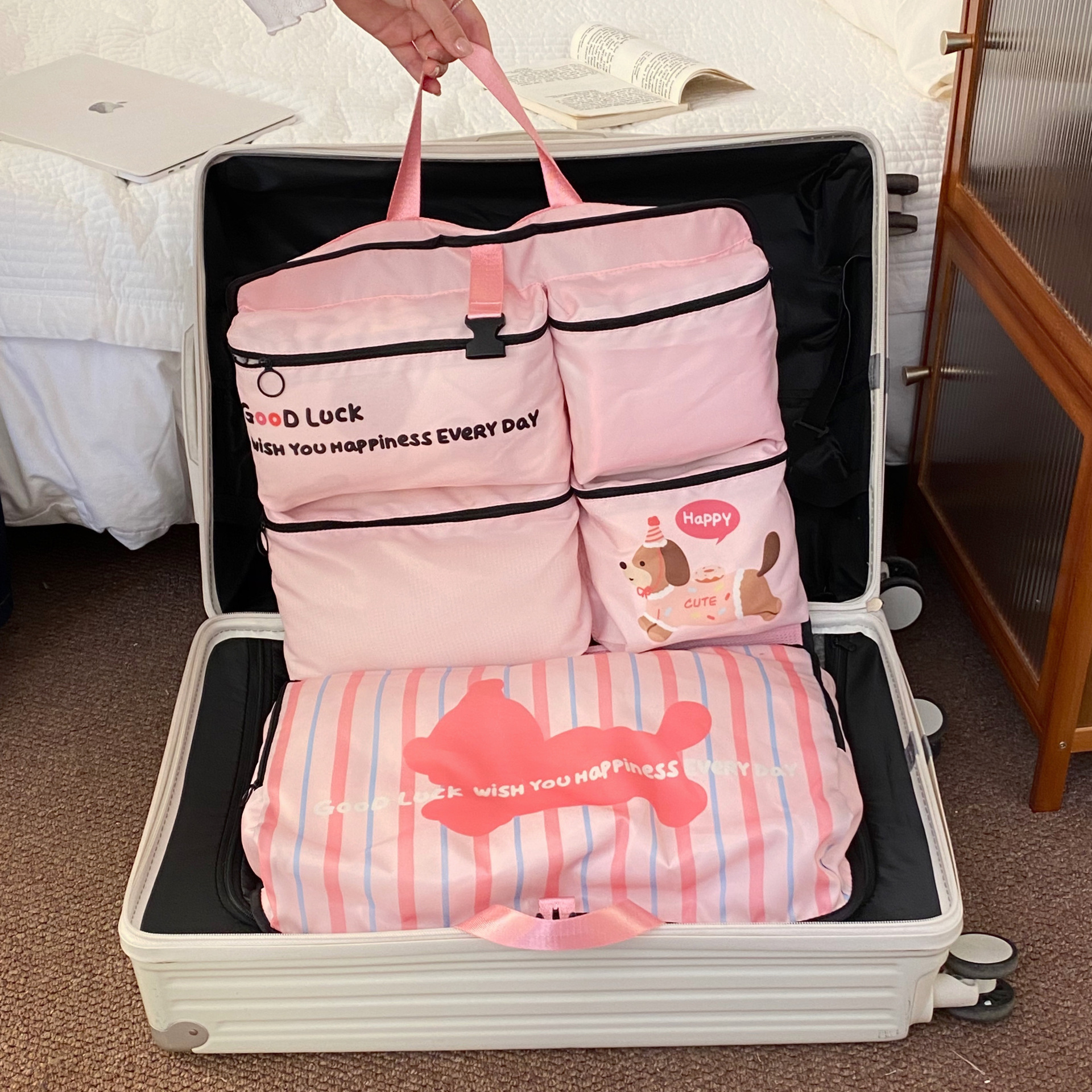 Dachshund hanging bag for business trips and travel, a large-capacity multi-functional handbag that can be hung and compartments for clothes storage details Picture