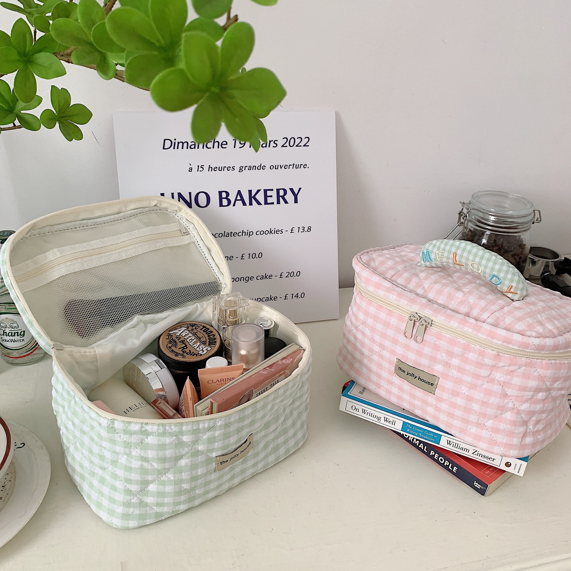 25252 Fresh and light macaron-colored checkered makeup bag, cotton large-capacity hand-held storage bag, toiletry bag for women Specification drawing