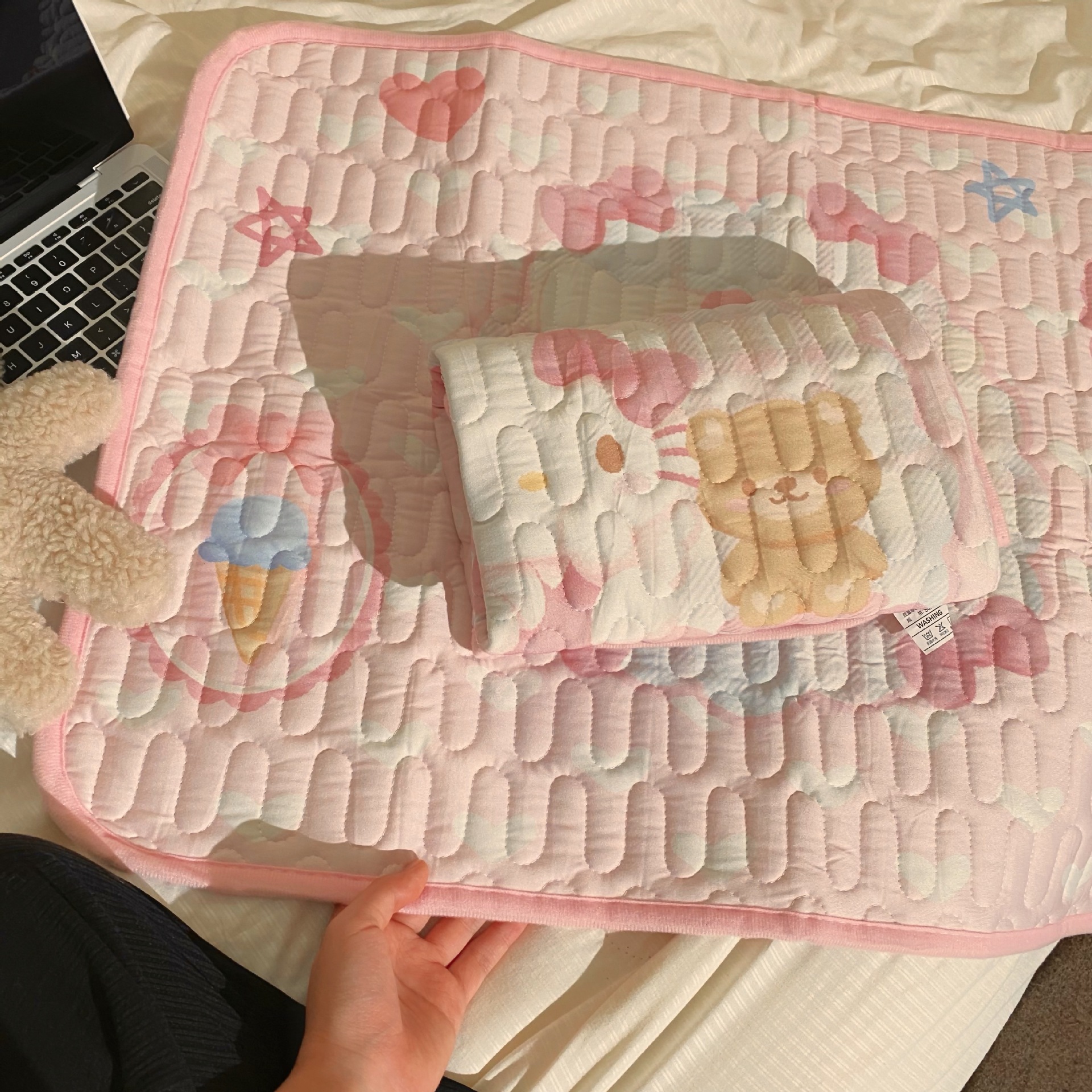 Cute cat menstrual pad, cartoon mattress for girls during menstruation, leak-proof pad, urine isolation pad, adult waterproof and washable full figure