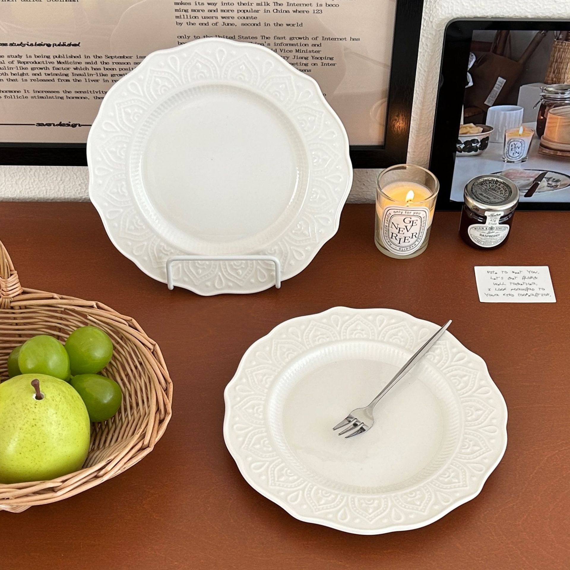 Ins-style retro embossed lace plate, pure white ceramic Western-style plate, steak plate, home flat plate, dessert cake plate Item Picture