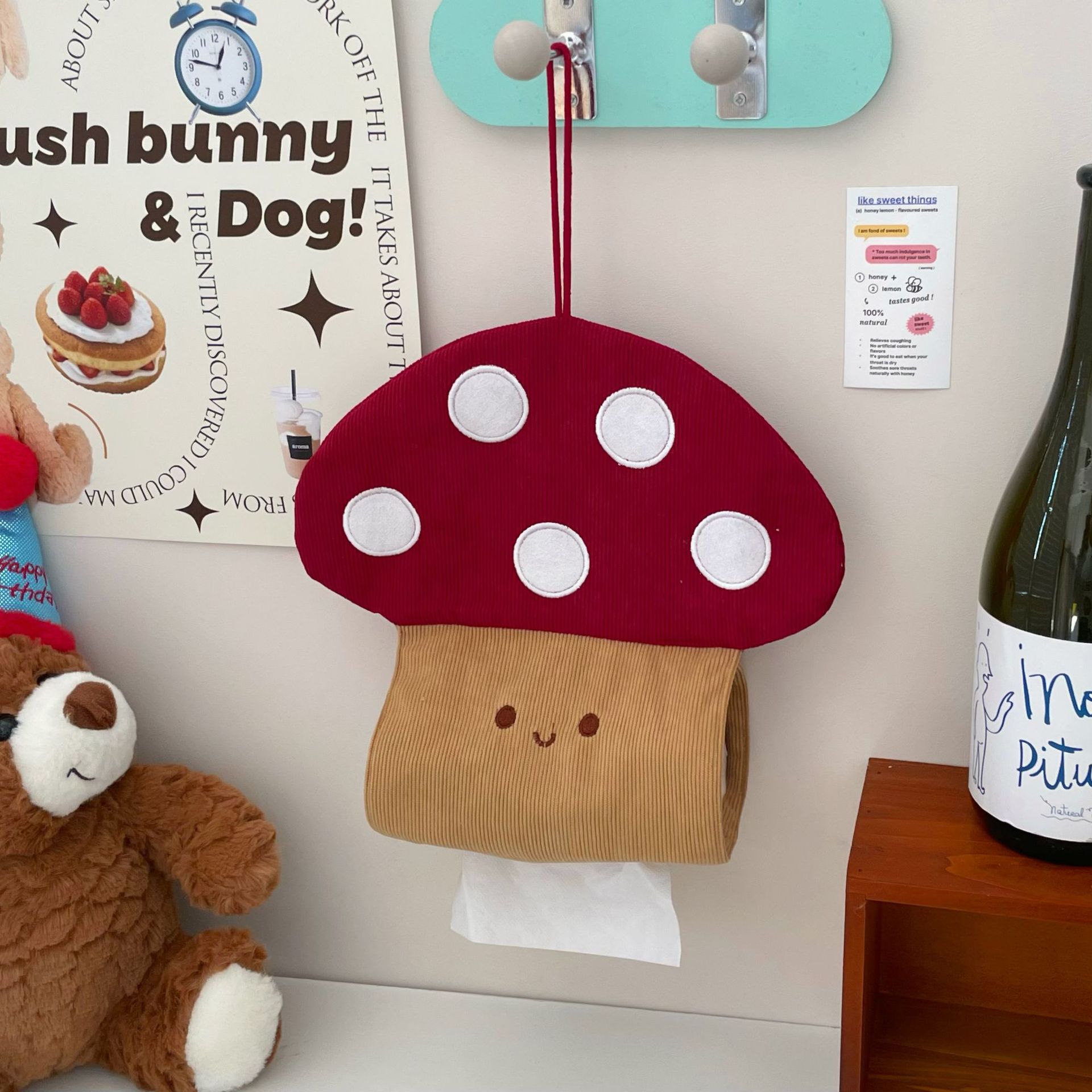The same style as Xiaohongshu, featuring cute mushrooms on Instagram, a non-perforated tissue box, a creative tissue box with a high level of appearance, and a wall-mounted roll box full figure
