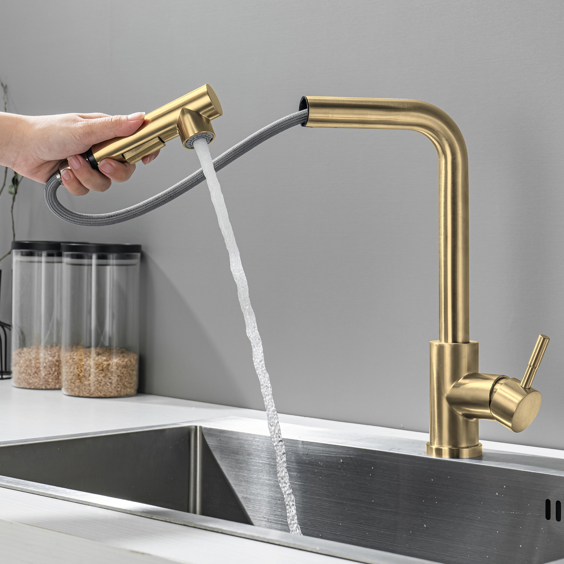 304 stainless steel kitchen pull-out faucet, seven-character brushed gold sink, sink, hot and cold water faucet details Picture