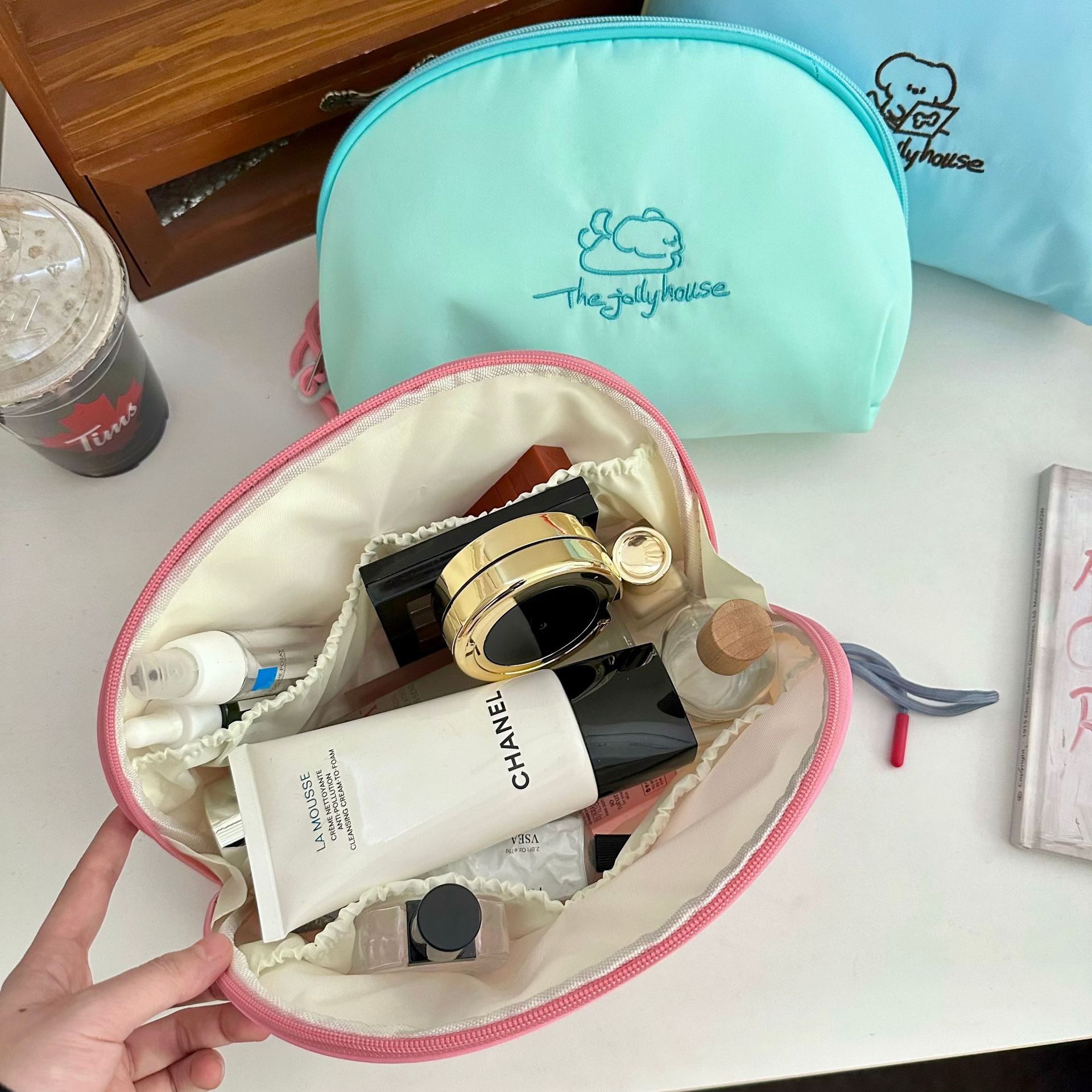 ins Simple Makeup Bag for Women 2025 New Style Cartoon Line puppy Storage Bag Portable cosmetics Storage bag Application Scenario