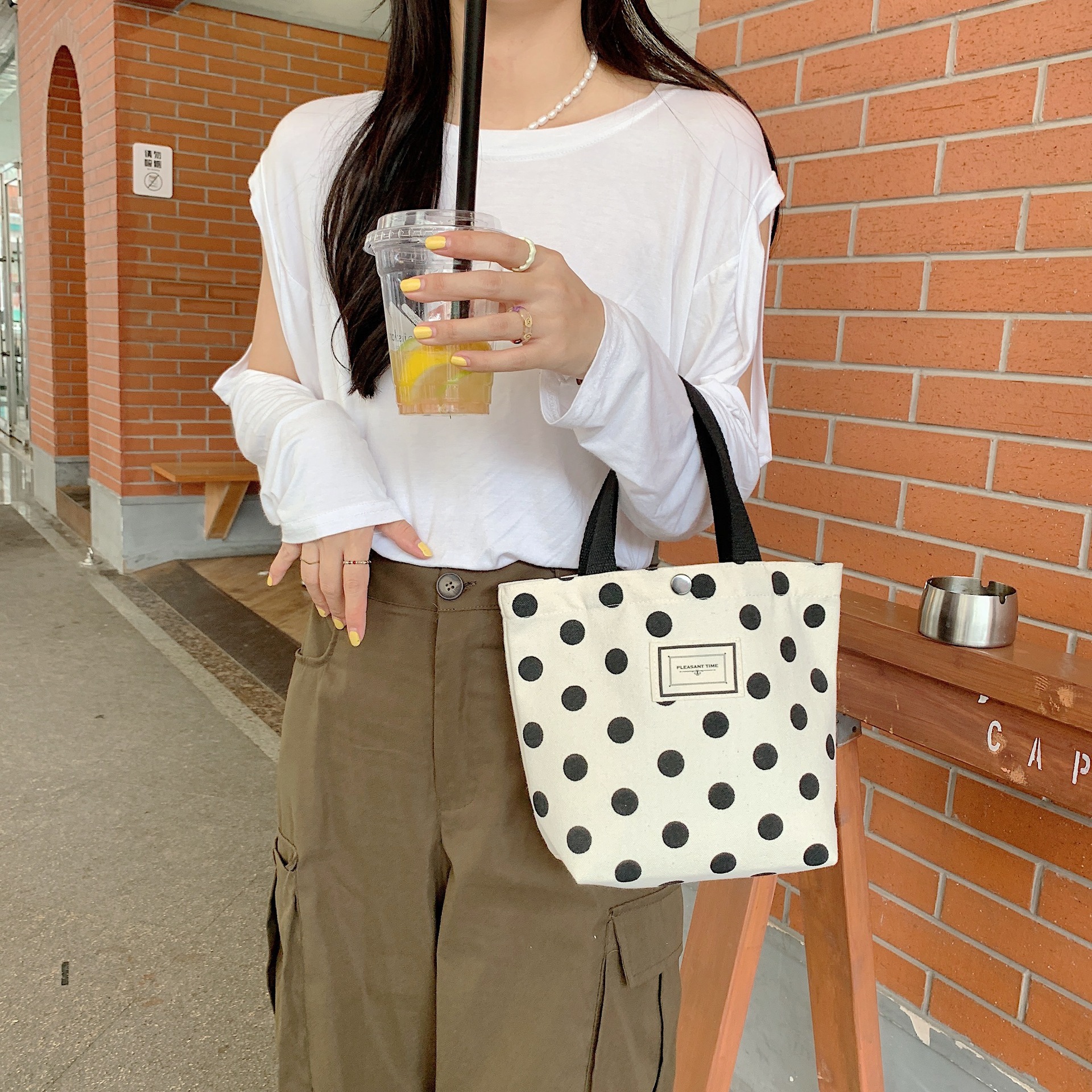 【】26223 Polka dot single-shoulder handbag, hand-held canvas bag, women's mobile phone bento bag, large-capacity storage trend Specification drawing