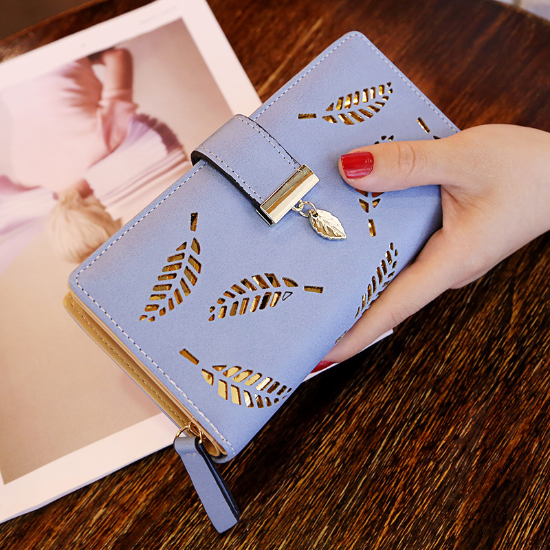 2018 New style women's wallet: Sweet and ladylike PU leather horizontal zipper women's mid-length hollowed-out leaf coin purse Application Scenario