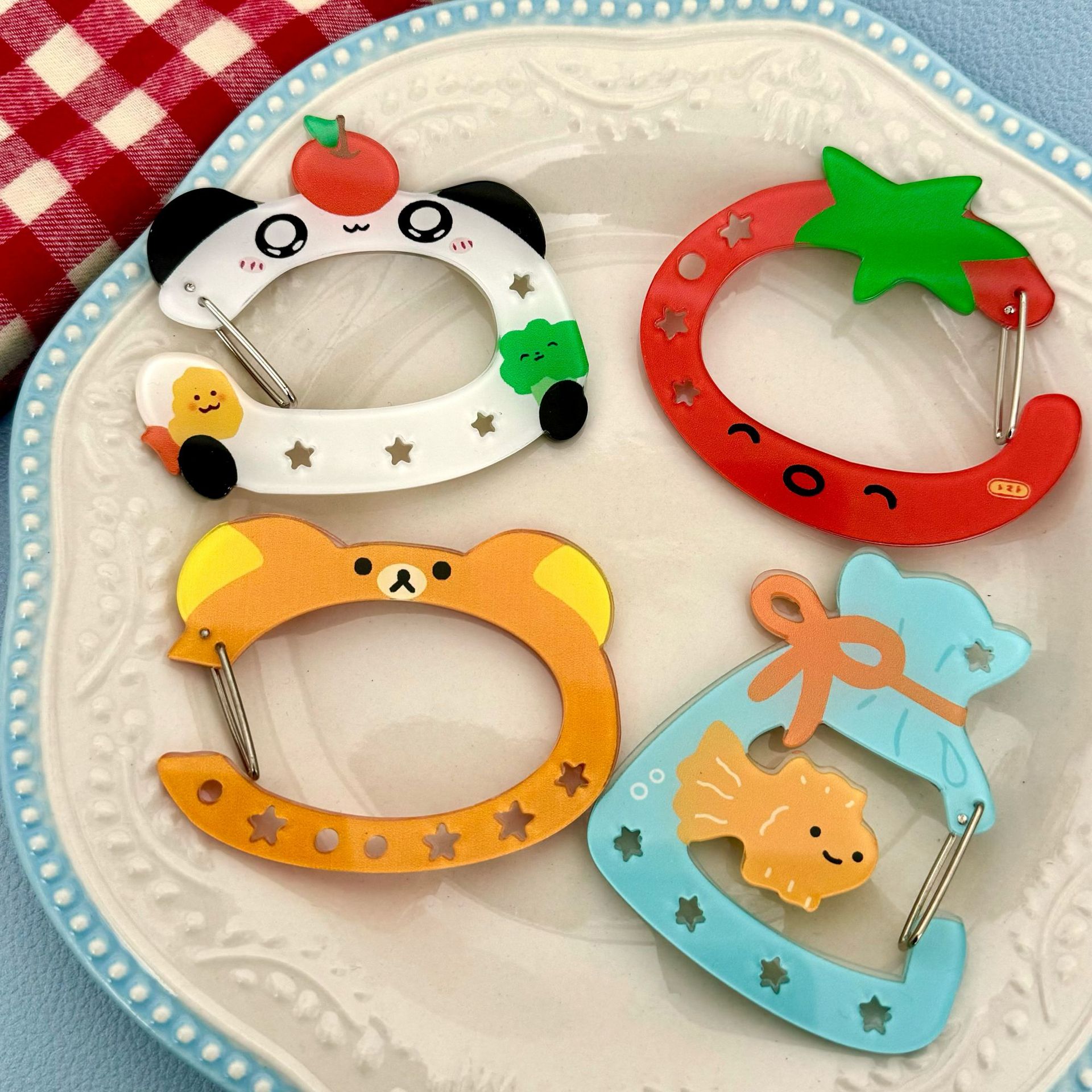 The same style of fruit pie acrylic material tomato and tomato panda easy mountain climbing keychain as Xiaohongshu details Picture