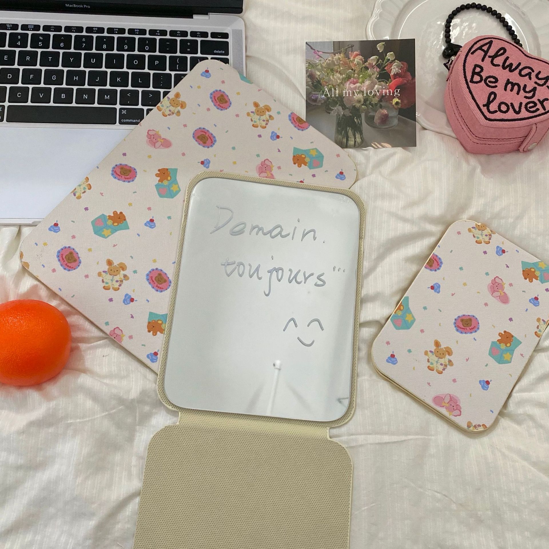 Cartoon rabbit folding mirror, Ins-style student dormitory home makeup mirror, table-style dressing mirror, portable mirror for girls Item Picture