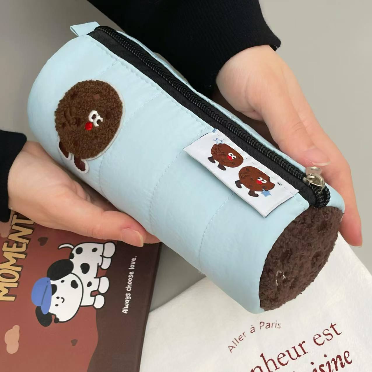 Creative mint thin cookie pen case, cute ins, high appearance level, large capacity cylindrical stationery bag for junior and senior high school students Specification drawing