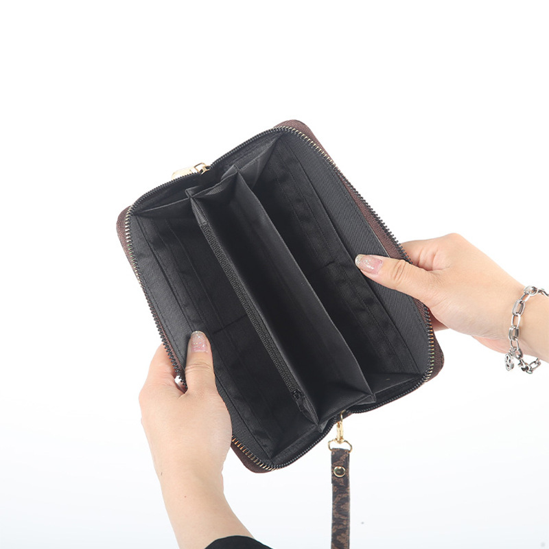 The new style of coin purse, fashionable women's bag, pu leather clutch, versatile and retro multi-functional clutch is available for wholesale Item Picture