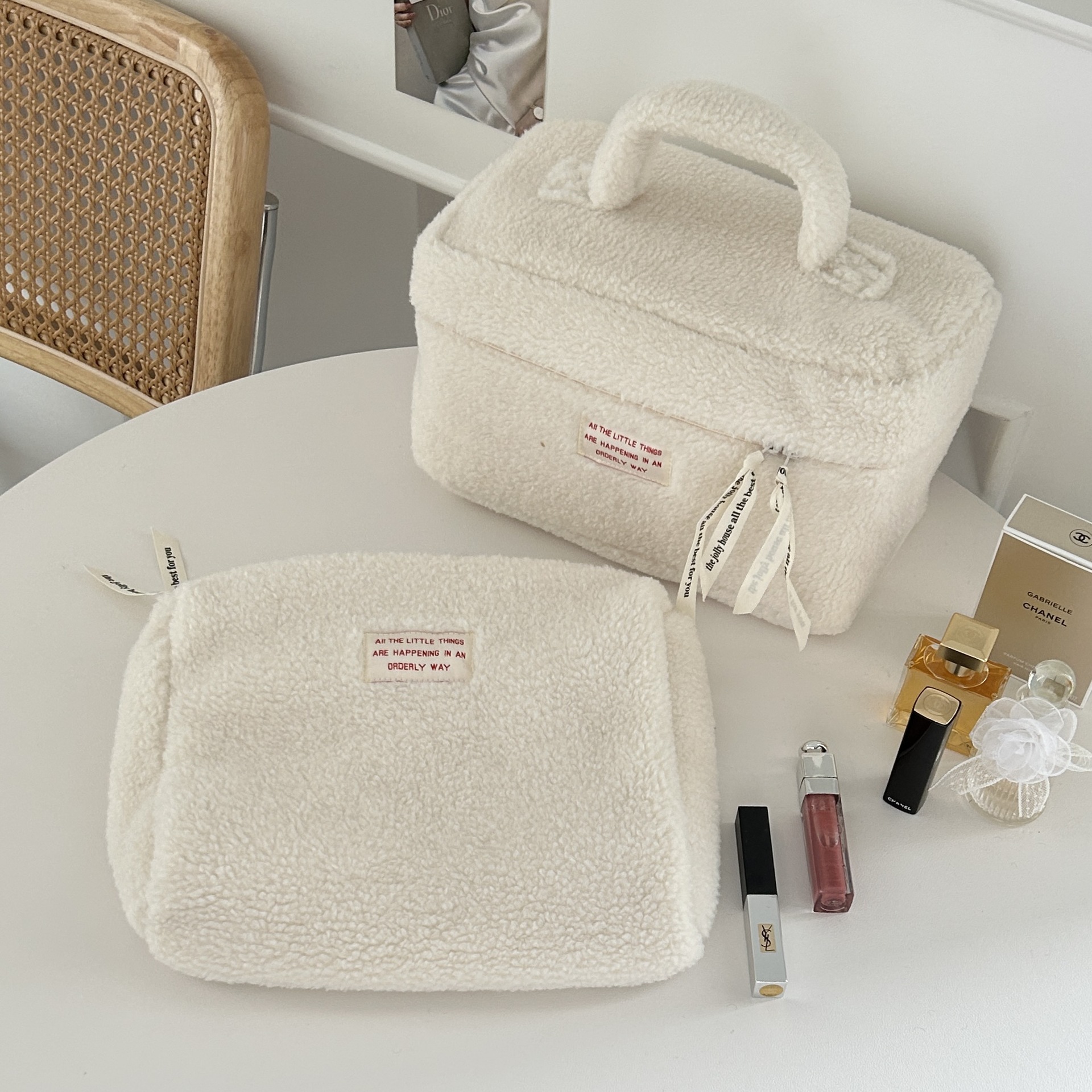 Original lambskin two-piece makeup bag, new high appearance level, large-capacity portable travel storage bag, toiletry bag details Picture