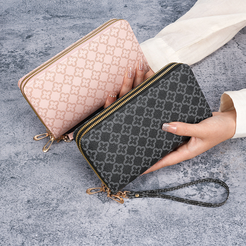 The 2024 new long wallet, clutch, phone bag, coin purse, multi-functional card case, zipper bag and wallet for women Application Scenario