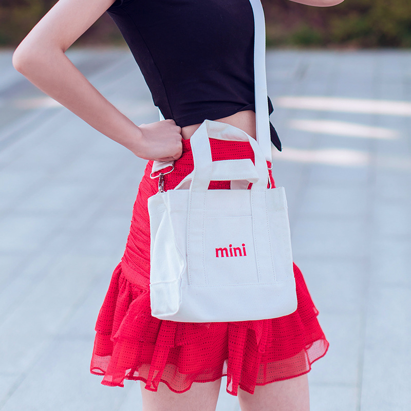 Contrasting color mini letter ins canvas single-shoulder bag, handbag, storage bag, fresh and versatile, 2021 trendy canvas bag details Picture