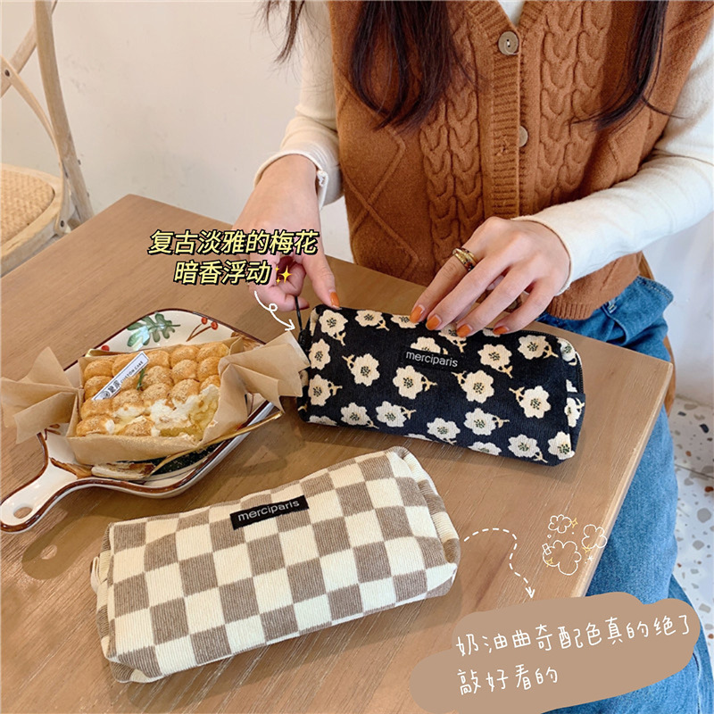 【 In Stock 】11271 Corduroy Retro Artistic Pen Case, ins Japanese-style Student Makeup Bag Storage and Organization Bag Application Scenario