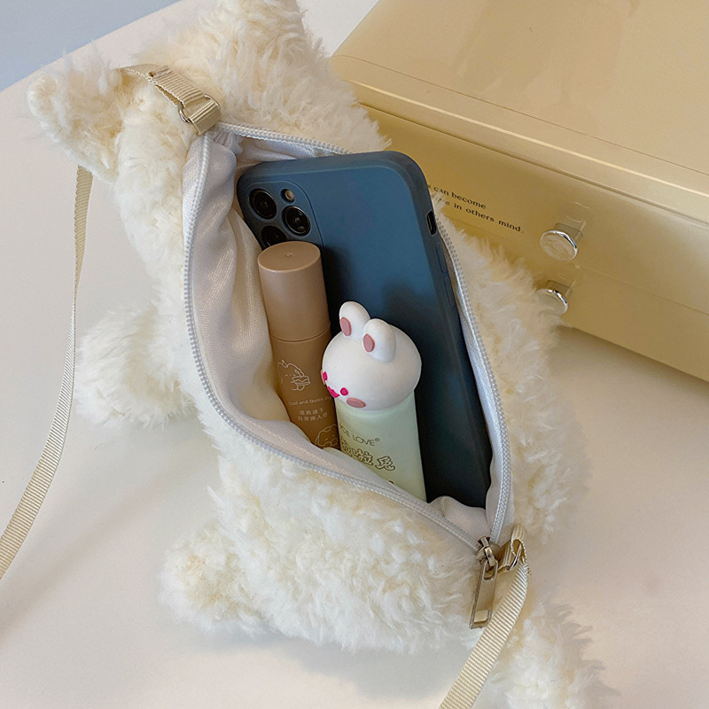 Cross-border plush puppy bag for women 2024 New style, fashionable cartoon West Highland doll bag, foreign trade single-shoulder crossbody bag Application Scenario