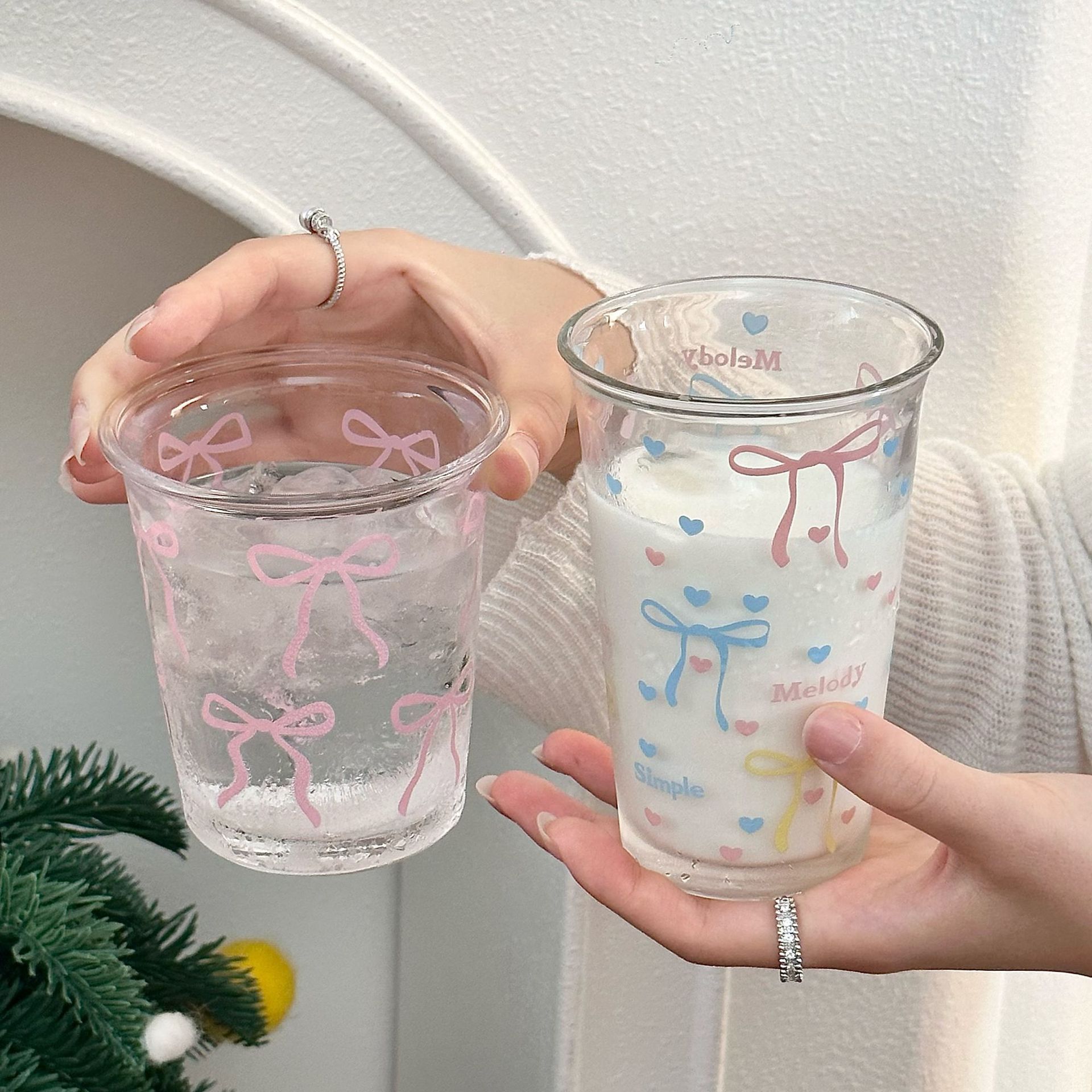The blogger's same style bow glass cup, French letter printed glass cup, home breakfast cup, milk tea cup, coffee cup details Picture
