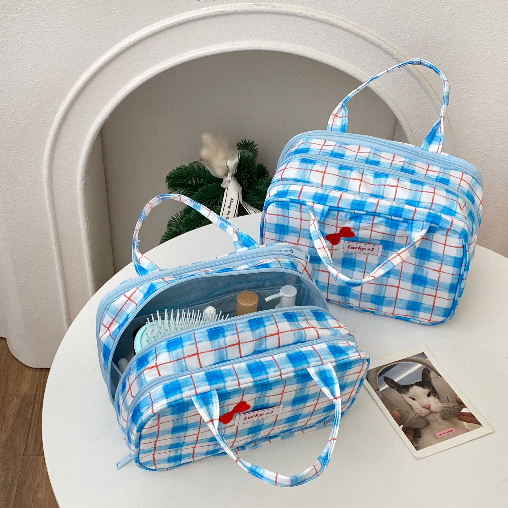 Cute bow three-layer makeup bag, large-capacity portable makeup storage bag, Korean-style checkered hand-held makeup bag for women Specification drawing