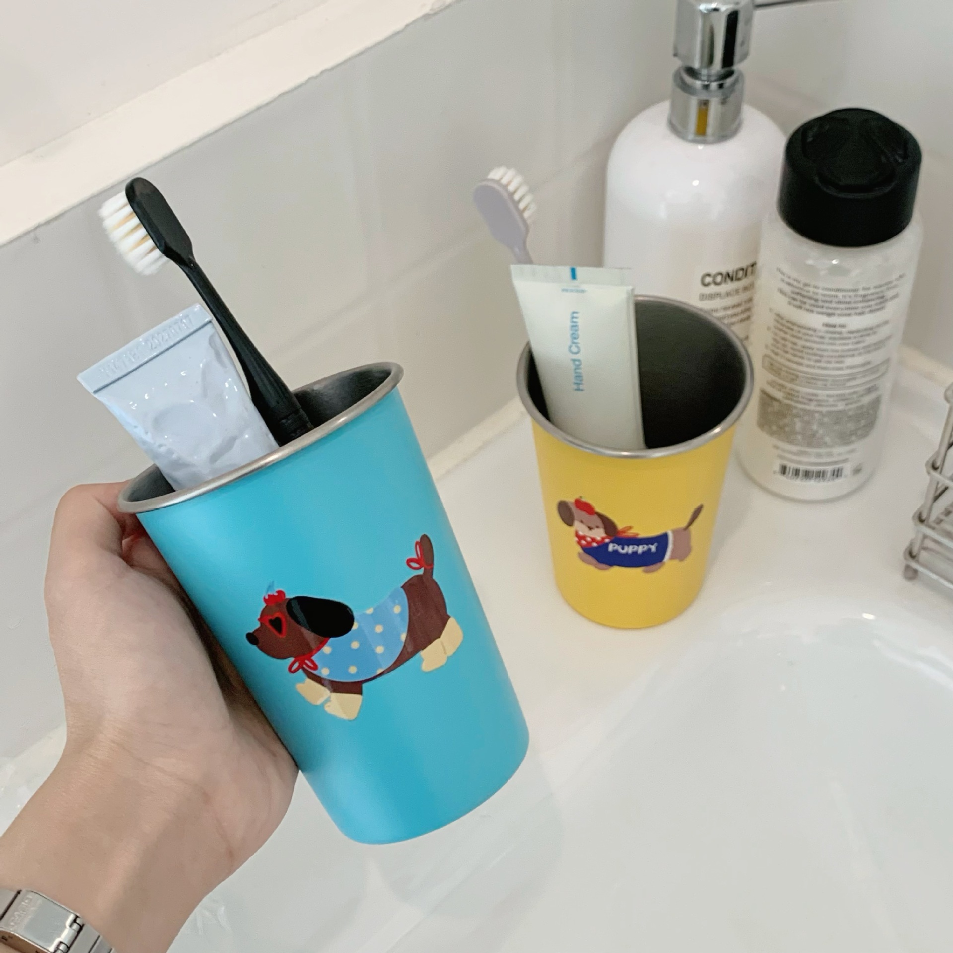High appearance level dog washbasin cup, cute and simple mouthwash cup, home couple cartoon creative washbasin toothbrush, portable cup details Picture