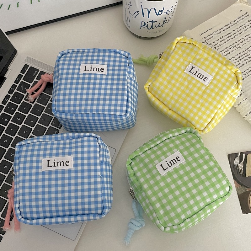 Sanitary napkins, sanitary napkins storage package, postpartum care package, large capacity, student portable makeup bag, small square bag, coin purse, small account details Picture