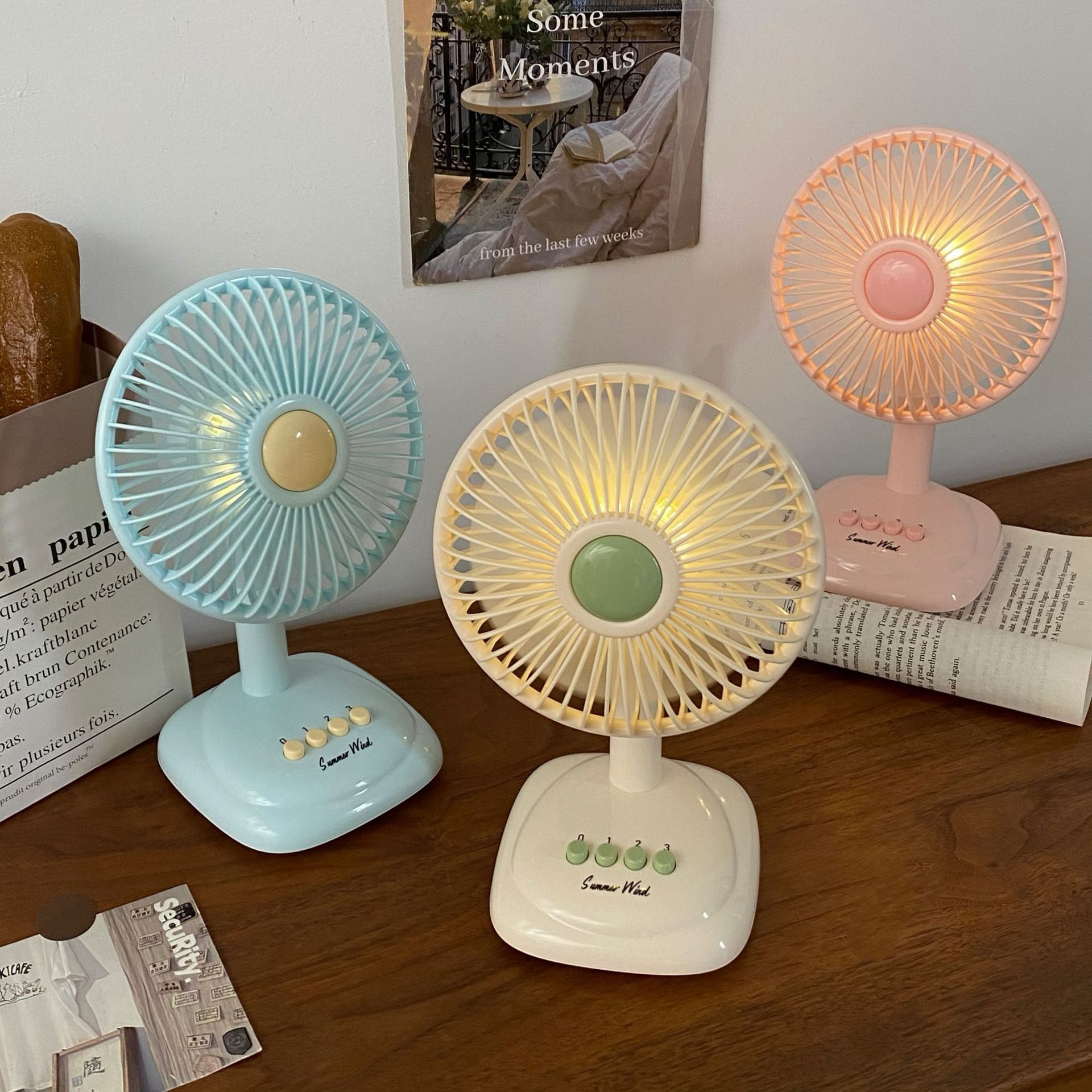 New retro desktop small fan with seven blades and strong wind force, a best-selling desktop fan and office USB interface electric fan details Picture