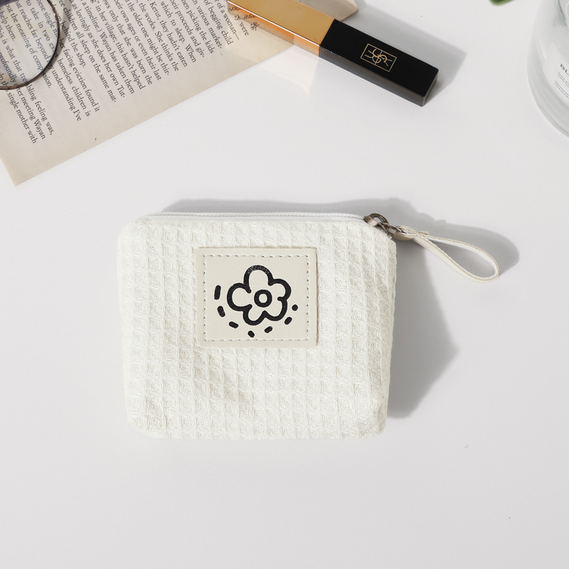 Japanese-style cute and simple waffle lipstick storage bag, small and portable wrist bag, summer flower 2024 new style Specification drawing
