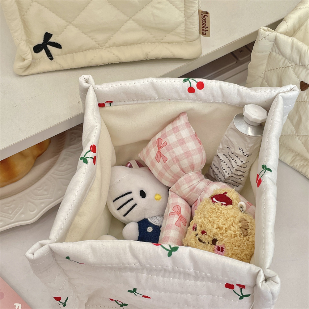 41221 Korean quilted storage basket, large-capacity miscellaneous sweet storage box, desktop storage box, organizing basket Application Scenario