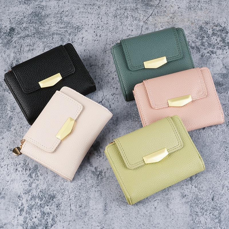 Cross-border women's short wallet ins lychee pattern high-end small folding three-fold multi-slot women's card bag wholesale Application Scenario