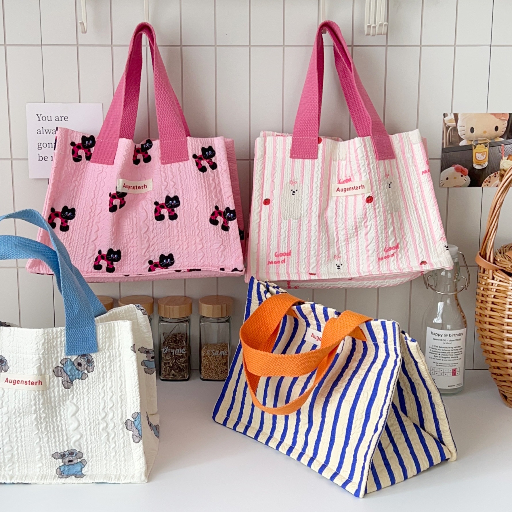 Cute bento bag for office workers, high appearance level portable lunch box bag, large capacity multi-functional handbag bento bag Application Scenario