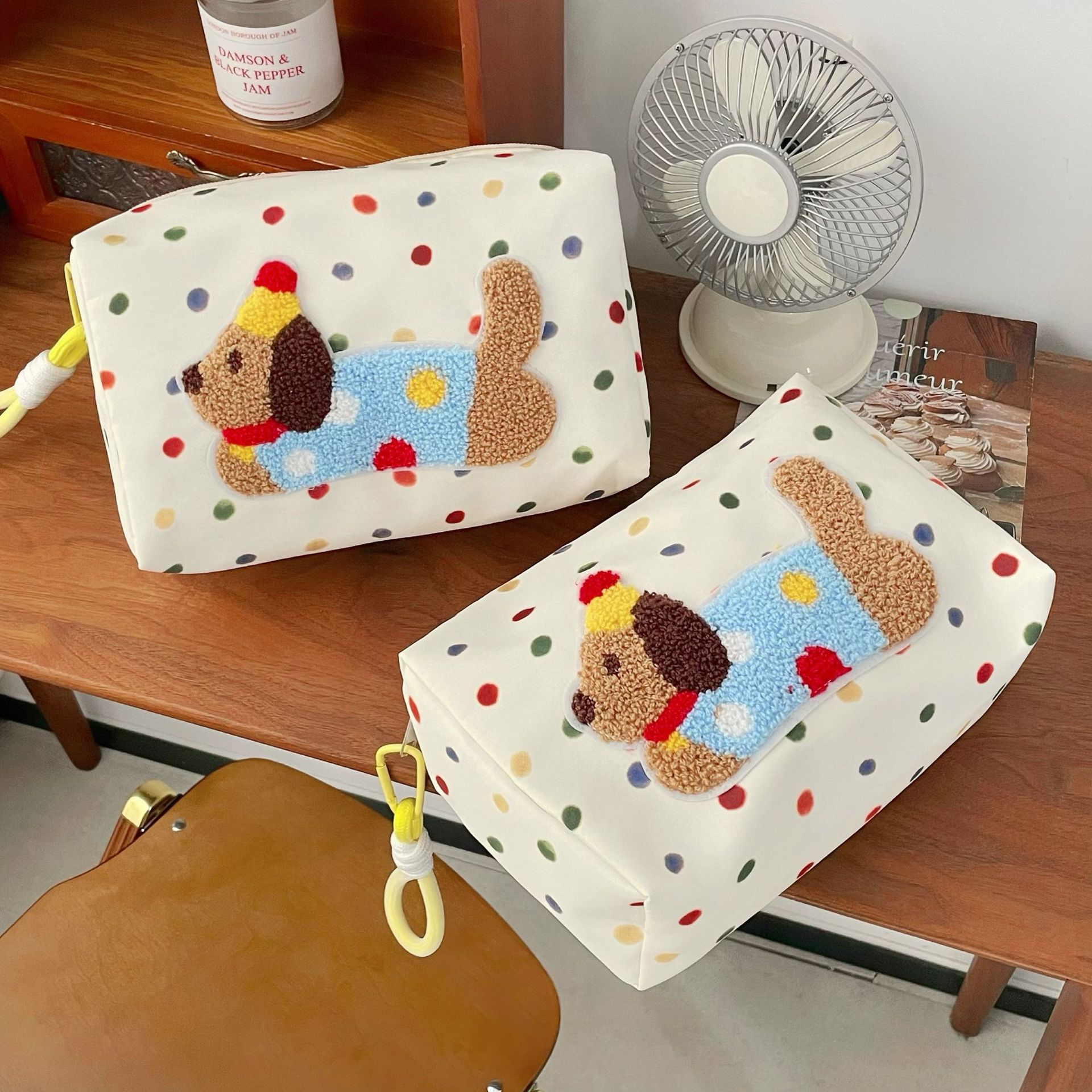 Polka dot Dachshund makeup bag for women, large-capacity portable high-end skin care product storage bag, hand-carry travel toiletries bag Application Scenario