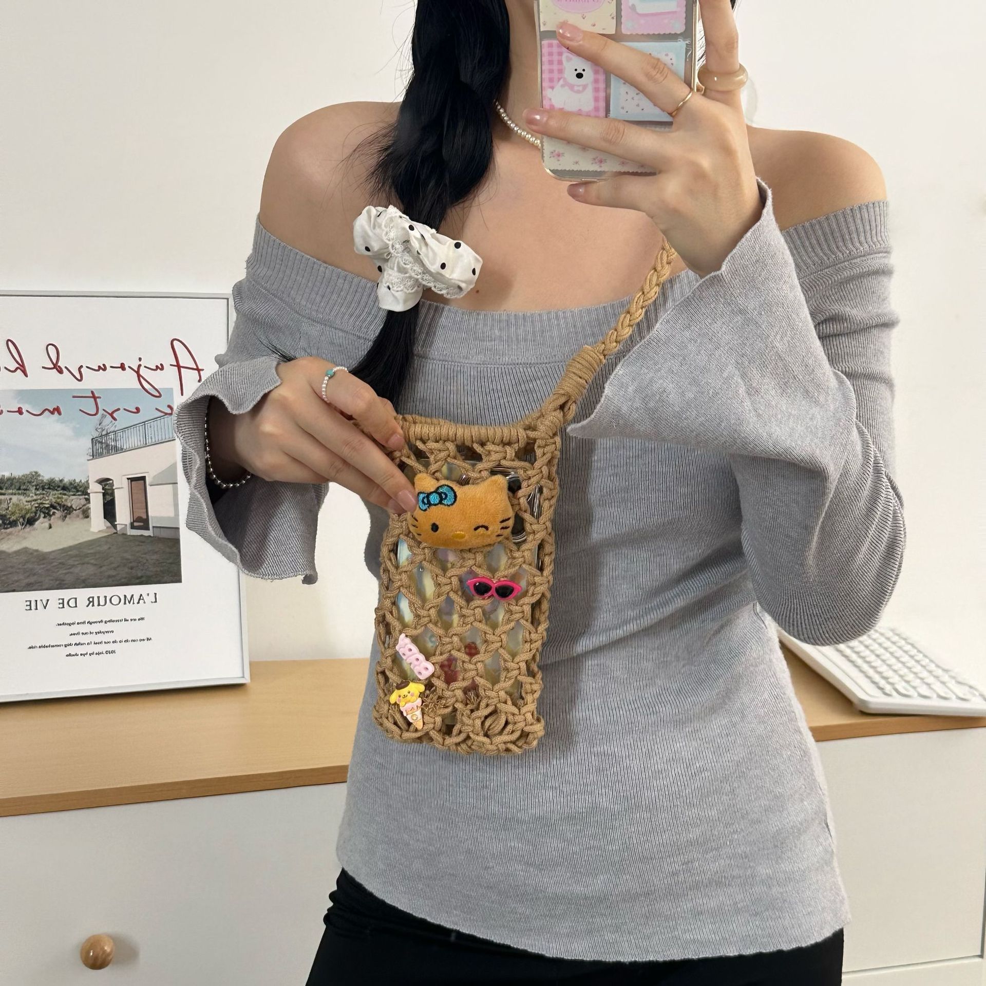 Summer vacation crossbody phone bag for women, Instagram black leather cat from Hawaii for a walk, woven hollowed-out crossbody bag full figure