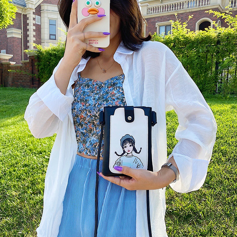 A new 2024 single-shoulder crossbody bag for women to hold mobile phones, a trendy student coin purse, and a fresh and cute mobile phone bag Application Scenario