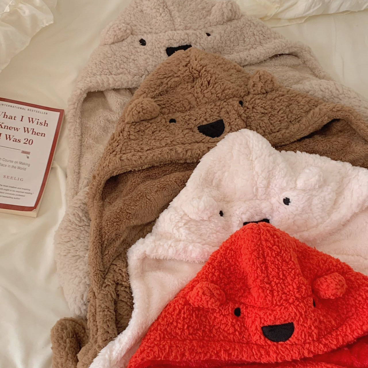 ins Cute koala shawl, student dormitory home, thick and warm blanket for autumn and winter, hooded velvet blanket, nap blanket Item Picture