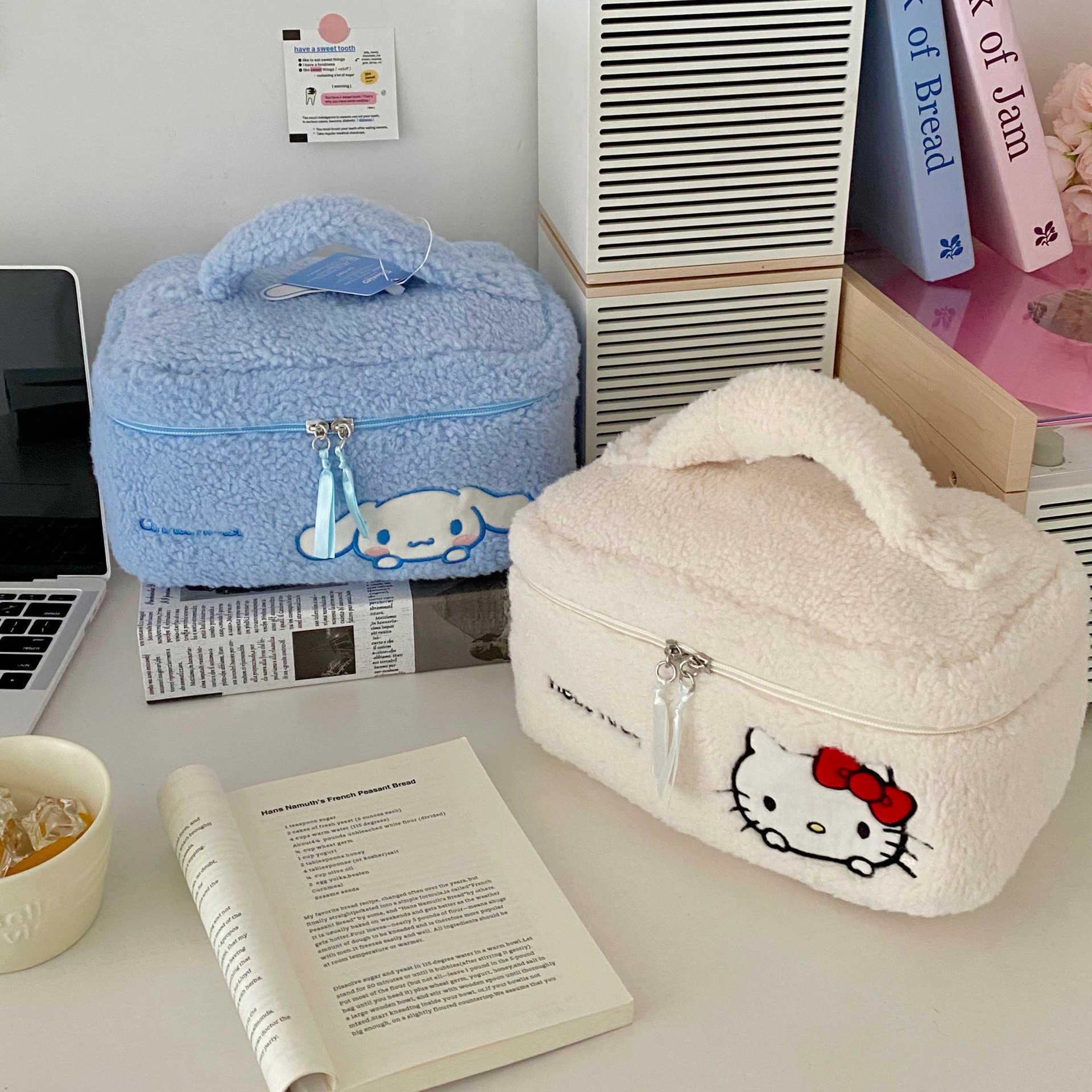 Genuine and authorized ~ High-quality appearance level plush embroidery makeup bag, cartoon large-capacity business trip cosmetics storage bag Specification drawing