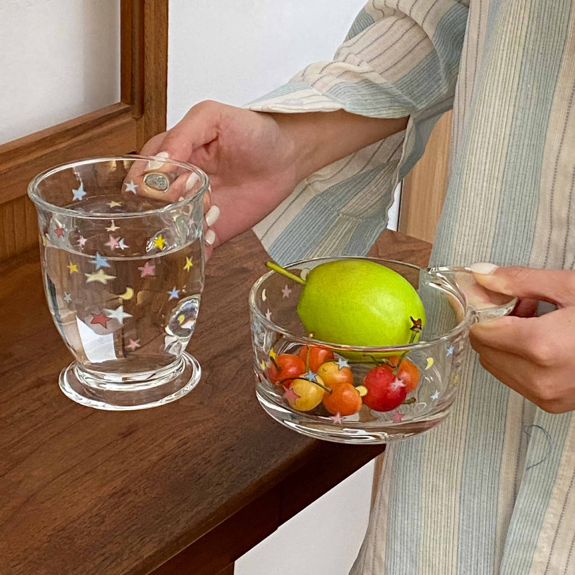 Colorful star-shaped glass cups in ins style, large capacity, high appearance level, girlish heart glass cups, breakfast cups, salad dessert bowls details Picture