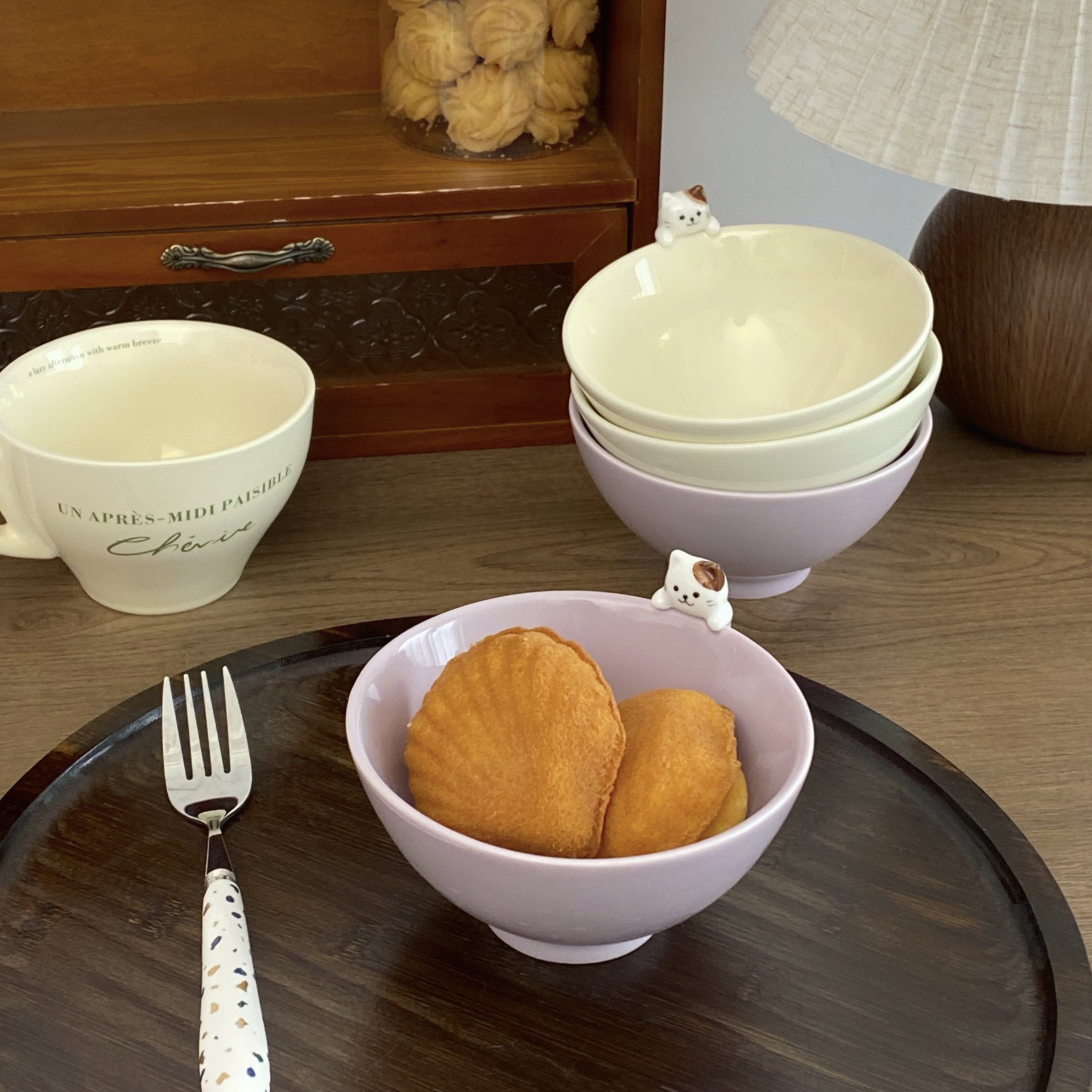 Japanese-style cat-lying bowl, cute relief ceramic bowl, three-dimensional personal tableware for cats, purple high-appearation-level rice bowl details Picture